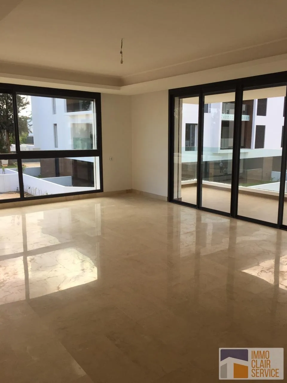 Appartement neuf en location (Orangeraies) - الرباط