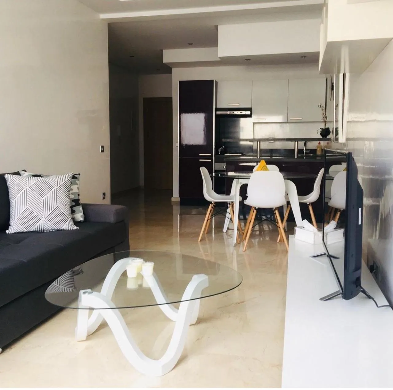 Bel appartement bien équipé à louer à Bourgone - الدار البيضاء (4)