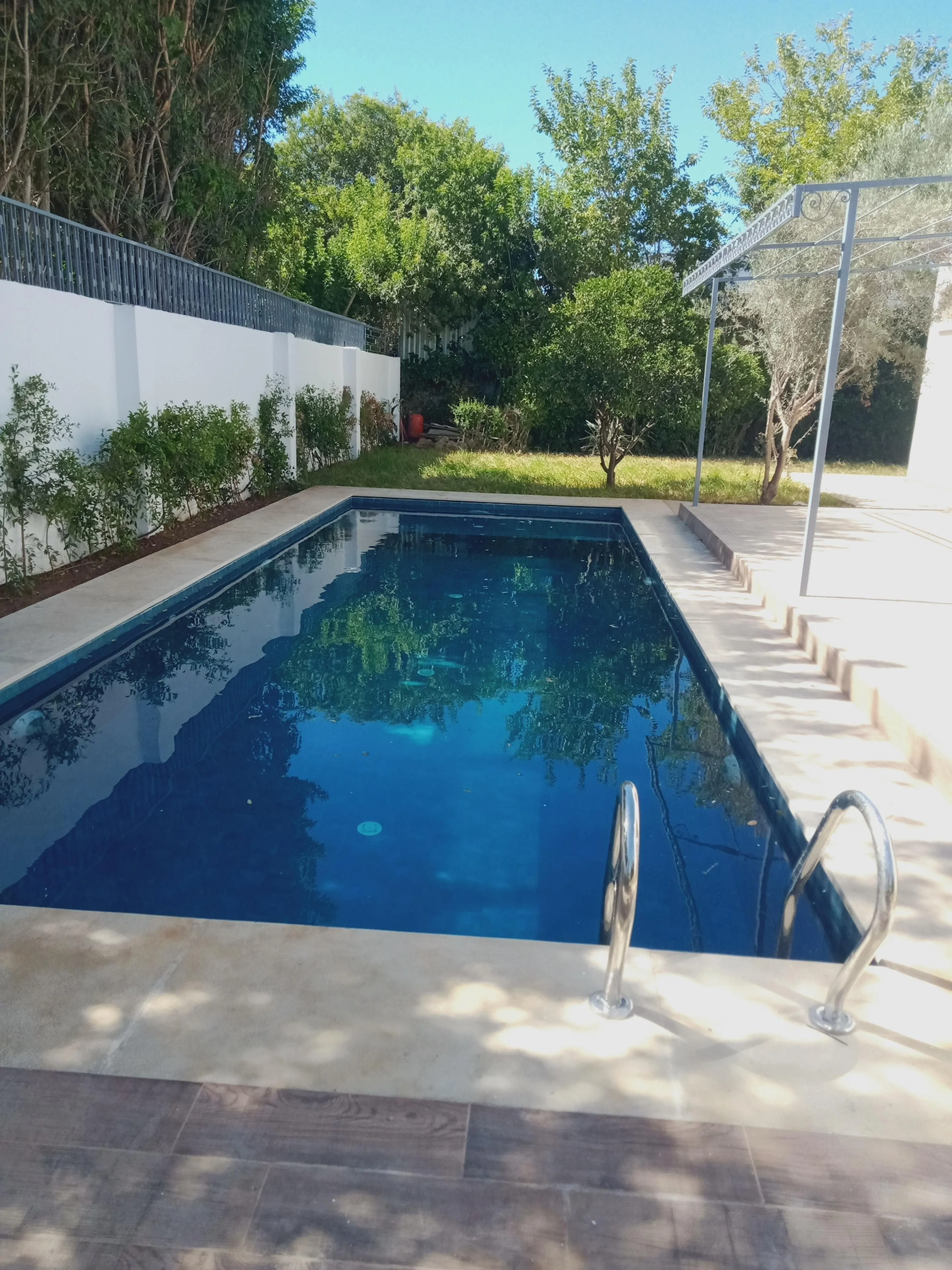 Belle villa 730m2 à louer à OLM Souissi - الرباط