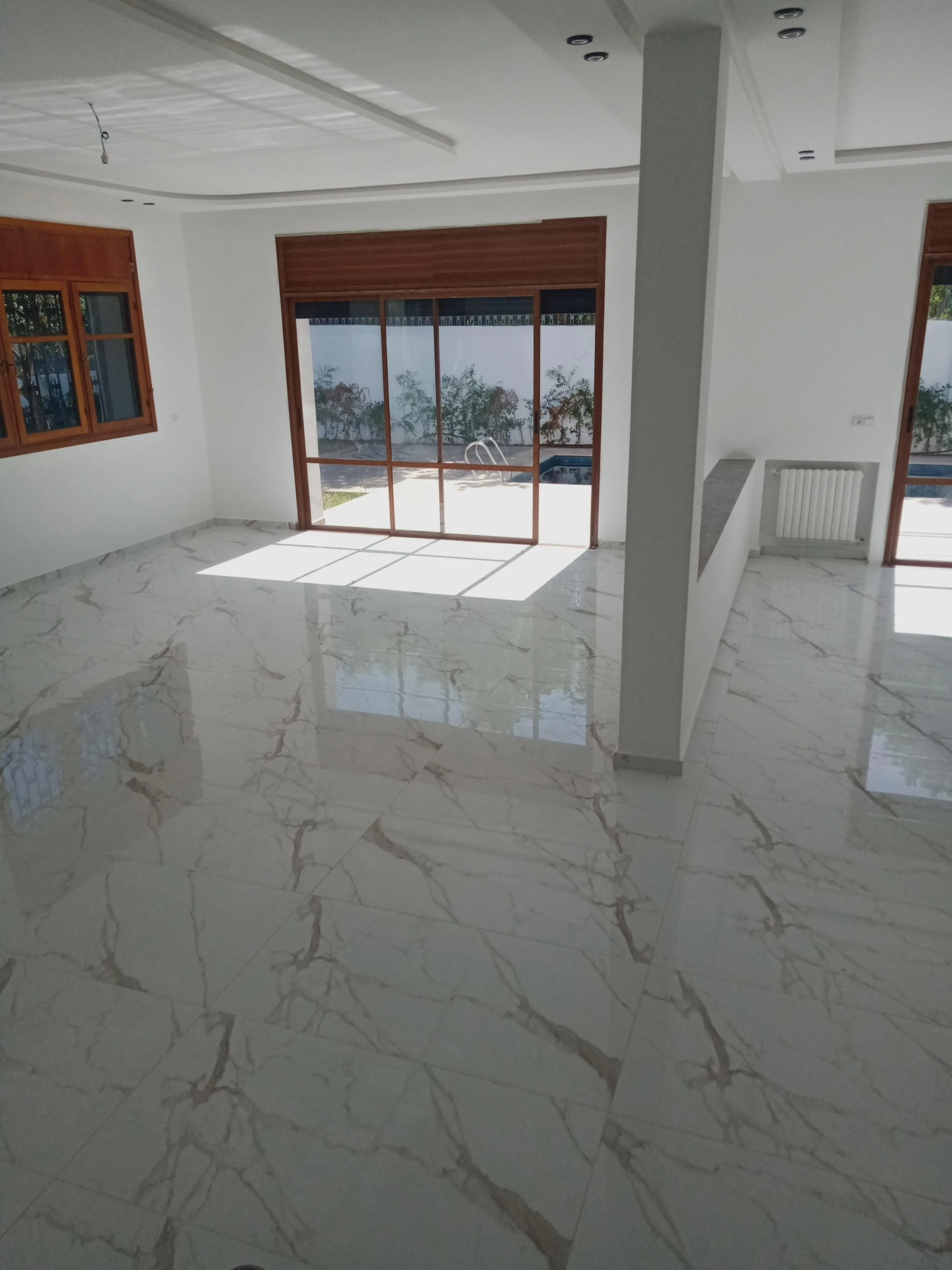 Belle villa 730m2 à louer à OLM Souissi - الرباط (4)