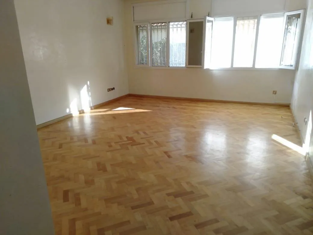 villa de 3 niveaux au quertier des ambassadeurs - الرباط