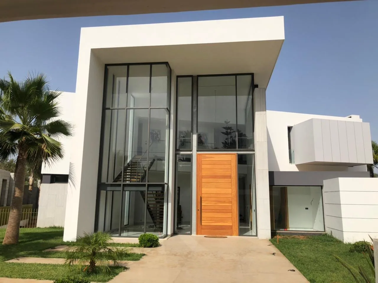 tres jolie villa neuve construit sur 3 niveaux - الرباط (4)