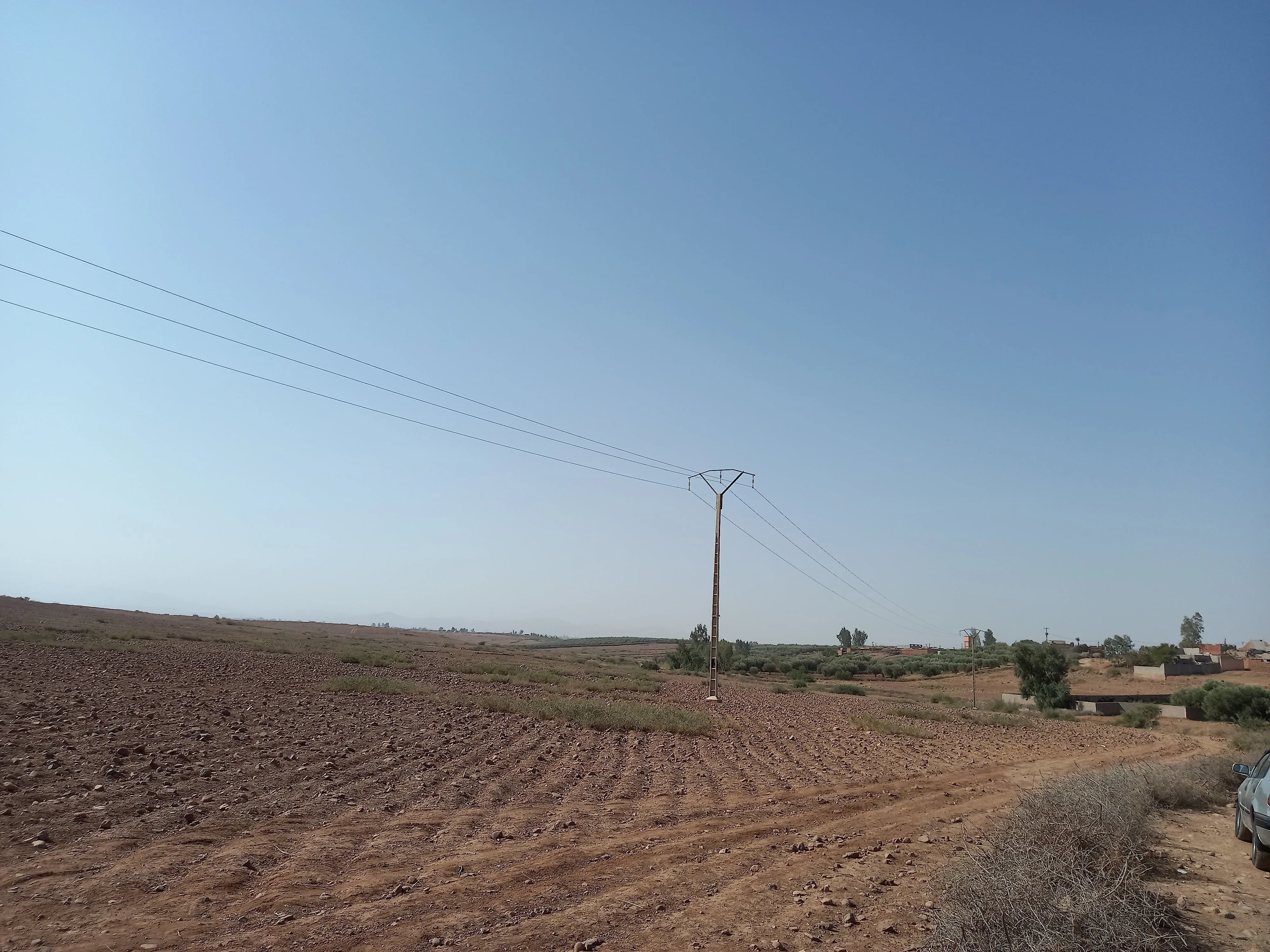Terrain de 13.5H à 20 km de Marrkech Rte Ourika - مراكش