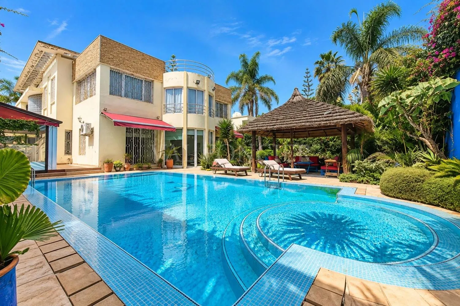 Vente villa de caractère 1002m2 5chambres avec piscine Californie, Casablanca - الدار البيضاء (2)