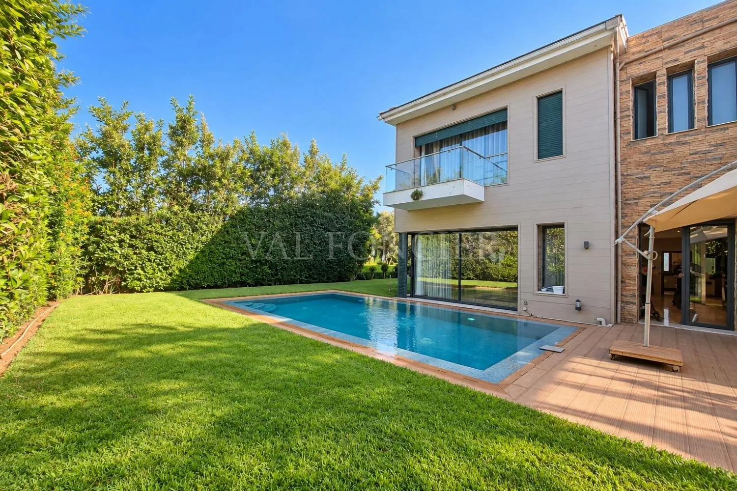 Vente villa moderne 4 suites avec piscine Bouskoura, Casablanca - الدار البيضاء
