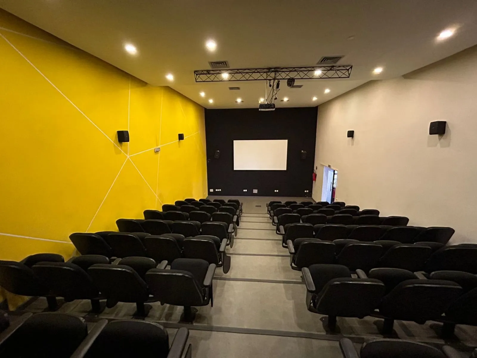 Immeuble a usage professionnel de 1450 m2 de surface utile en plein quartier Ghautier a la vente - الدار البيضاء