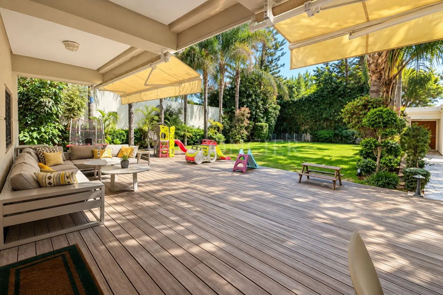 Vente Prestigieuse villa 1300m2 5chambres avec piscine couverte Polo, Casablanca - الدار البيضاء (2)