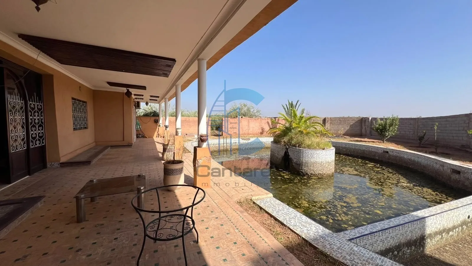 VILLA-RIAD DE PLAIN-PIED 5 À 7 CHAMBRES 27 493 M² DE TERRAIN AVEC DOMAINE OLIVERAIE À VENDRE - SIDI ABDELLAH GHIAT - مراكش