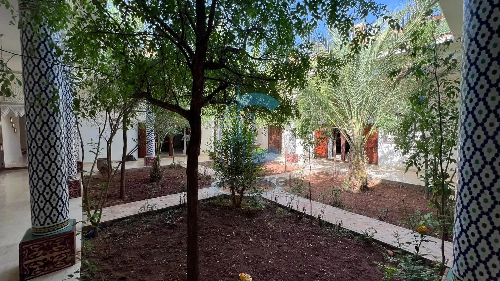 VILLA-RIAD DE PLAIN-PIED 5 À 7 CHAMBRES 27 493 M² DE TERRAIN AVEC DOMAINE OLIVERAIE À VENDRE - SIDI ABDELLAH GHIAT - مراكش (3)