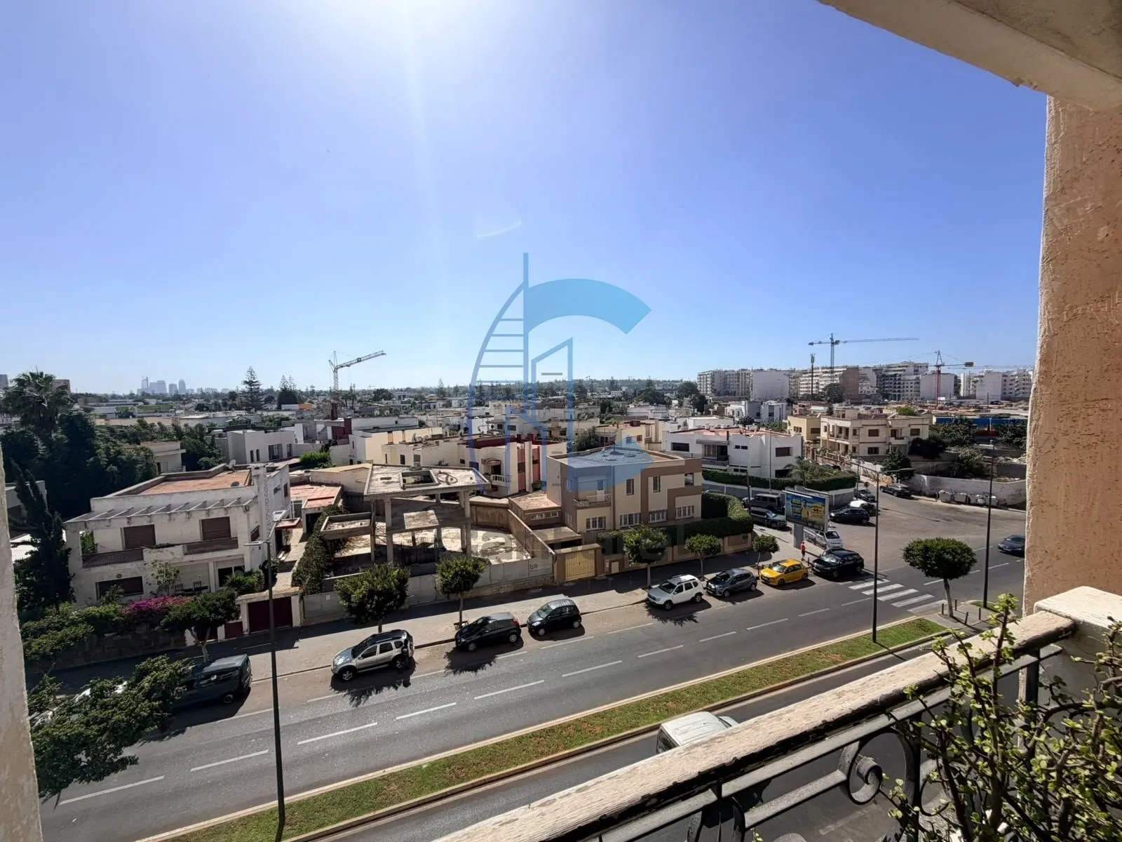 À VENDRE BEL APPT SANS VIS À VIS  - RACINE - - الدار البيضاء