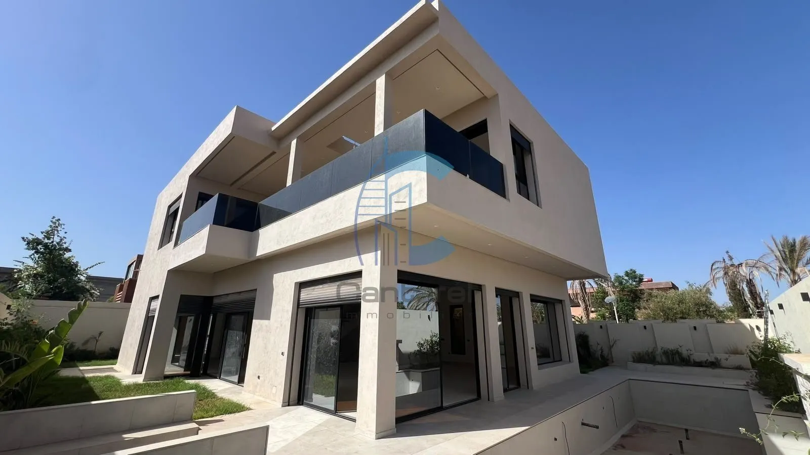 VILLA NEUVE 5 CHAMBRES + 1 CHAMBRE DE PERSONNEL EN RÉSIDENCE À VENDRE - ROUTE DE L'OURIKA - مراكش