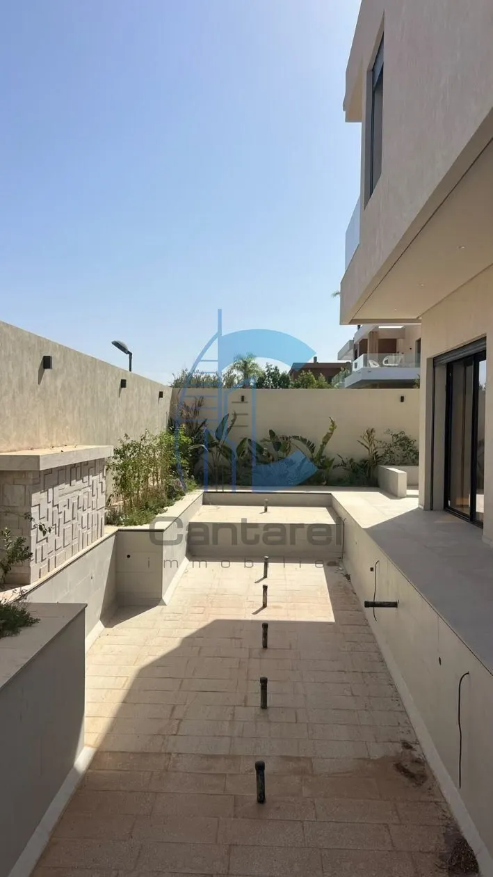 VILLA NEUVE 5 CHAMBRES + 1 CHAMBRE DE PERSONNEL EN RÉSIDENCE À VENDRE - ROUTE DE L'OURIKA - مراكش (2)