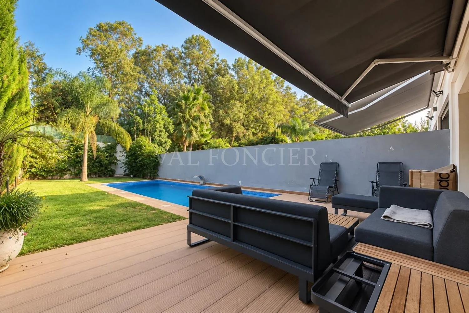 Vente Villa 360m2 3chambres avec piscine Bouskoura, Casablanca - الدار البيضاء (2)