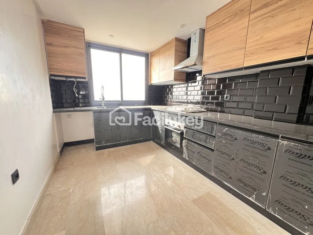 Appartement de 141 m² à Casablanca - الدار البيضاء (4)