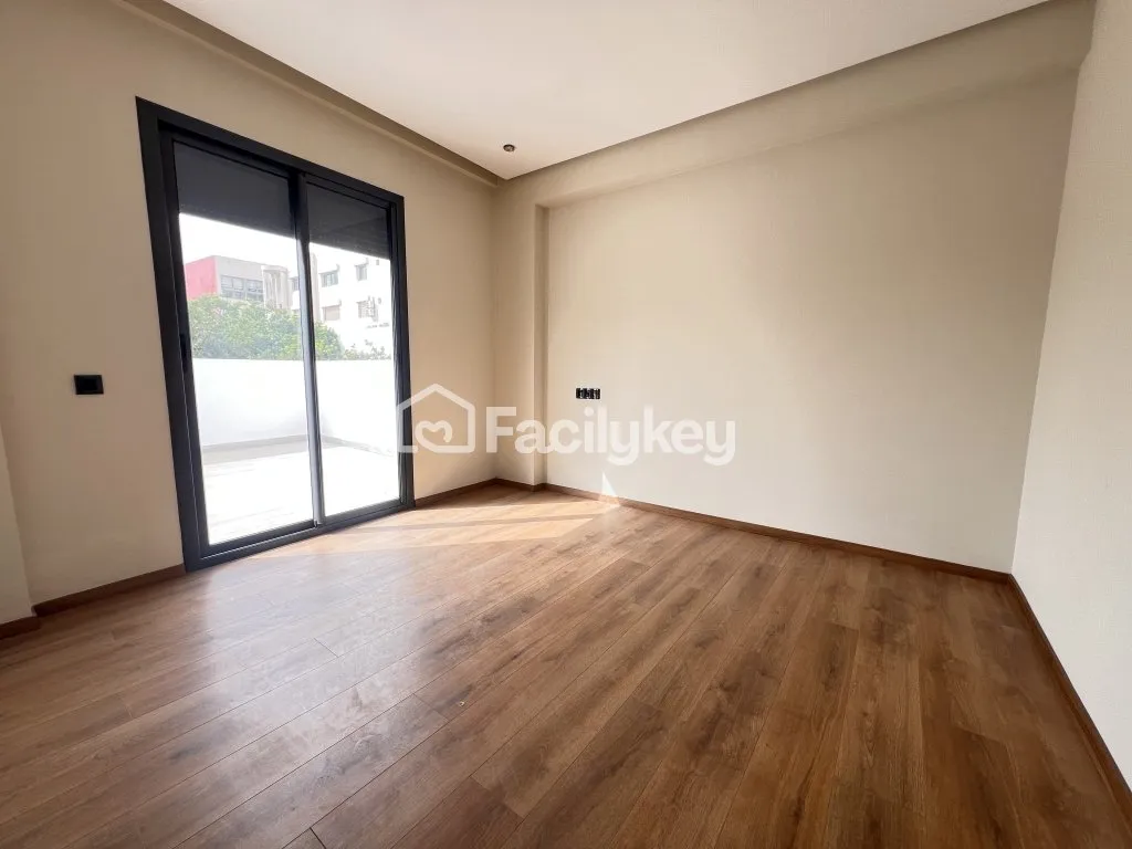 Appartement de 111 m² à Casablanca - الدار البيضاء (3)
