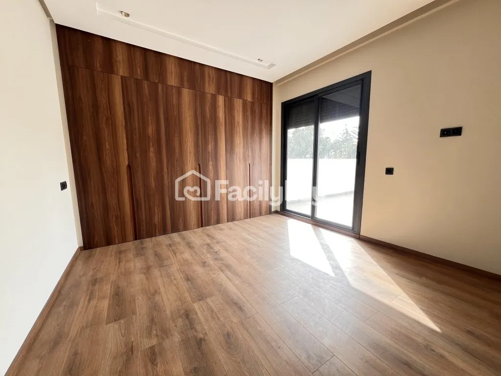 Appartement de 111 m² à Casablanca - الدار البيضاء (2)