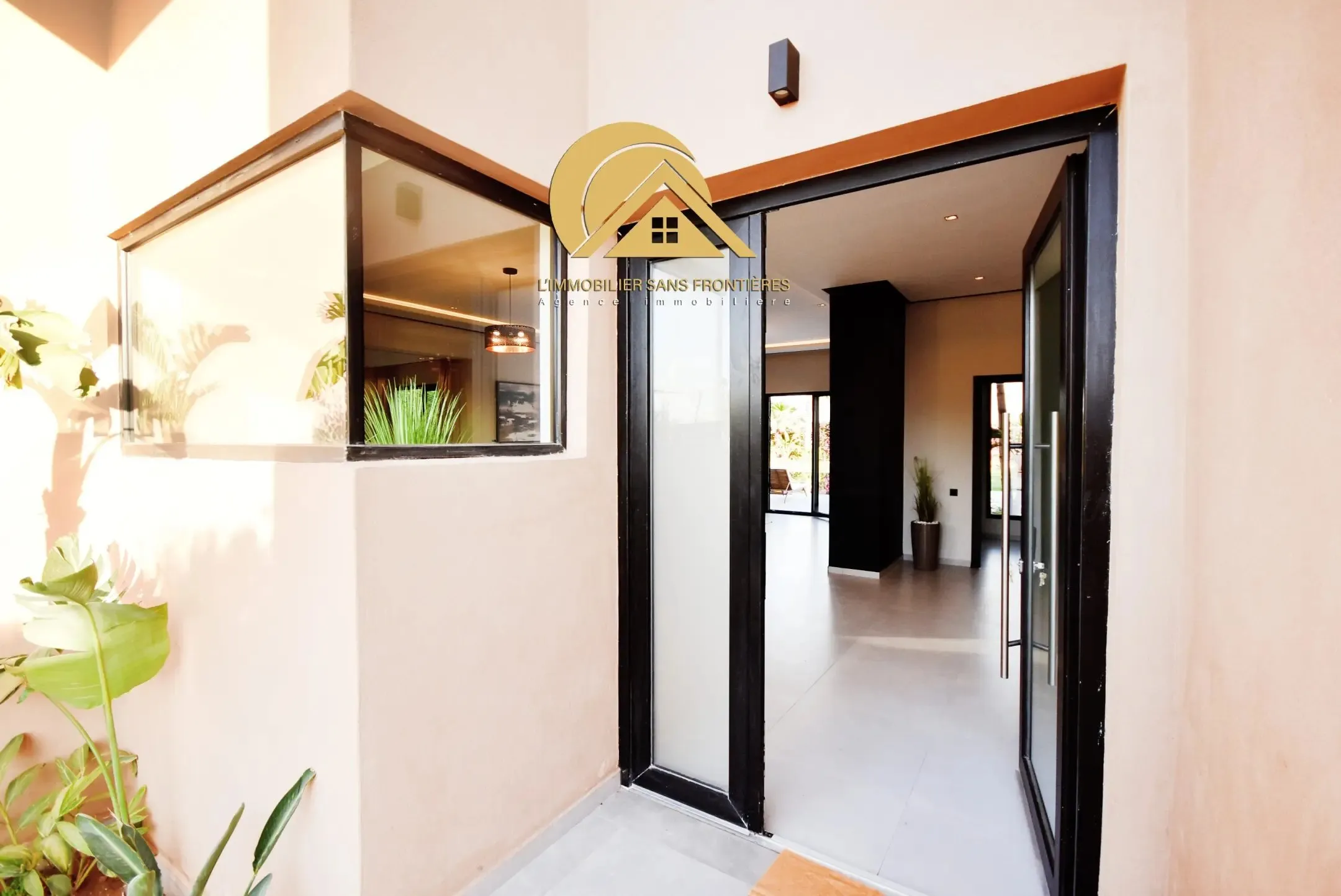 Villa meublée Melkia de plain-pied à vendre Route d’Ouarzazate – 3 chambres, piscine privée, jardin et hammam beldi - مراكش (2)