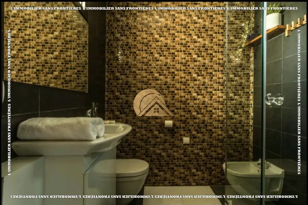 Villa meublée à vendre Route de l’Ourika – Terrain de 6 500 m², 4 chambres, 2 piscines et vaste jardin - مراكش (3)