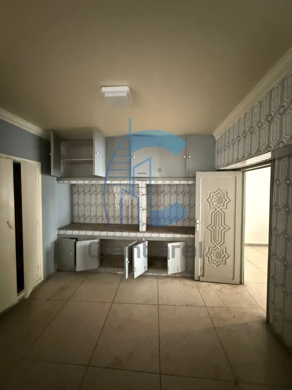 VENTE  APPARTEMENT VIDE MERS SULTAN - الدار البيضاء (4)