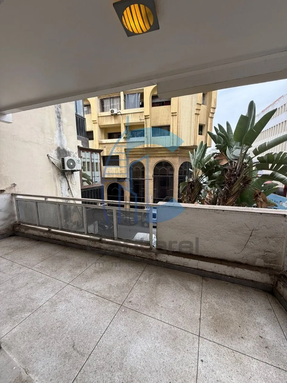 VENTE  APPARTEMENT VIDE MERS SULTAN - الدار البيضاء (3)