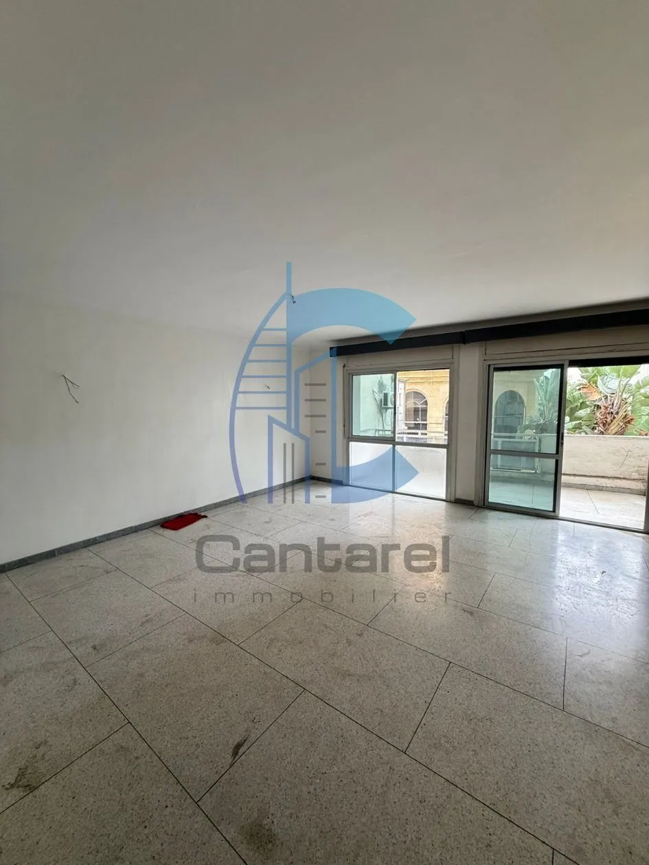 VENTE  APPARTEMENT VIDE MERS SULTAN - الدار البيضاء (2)