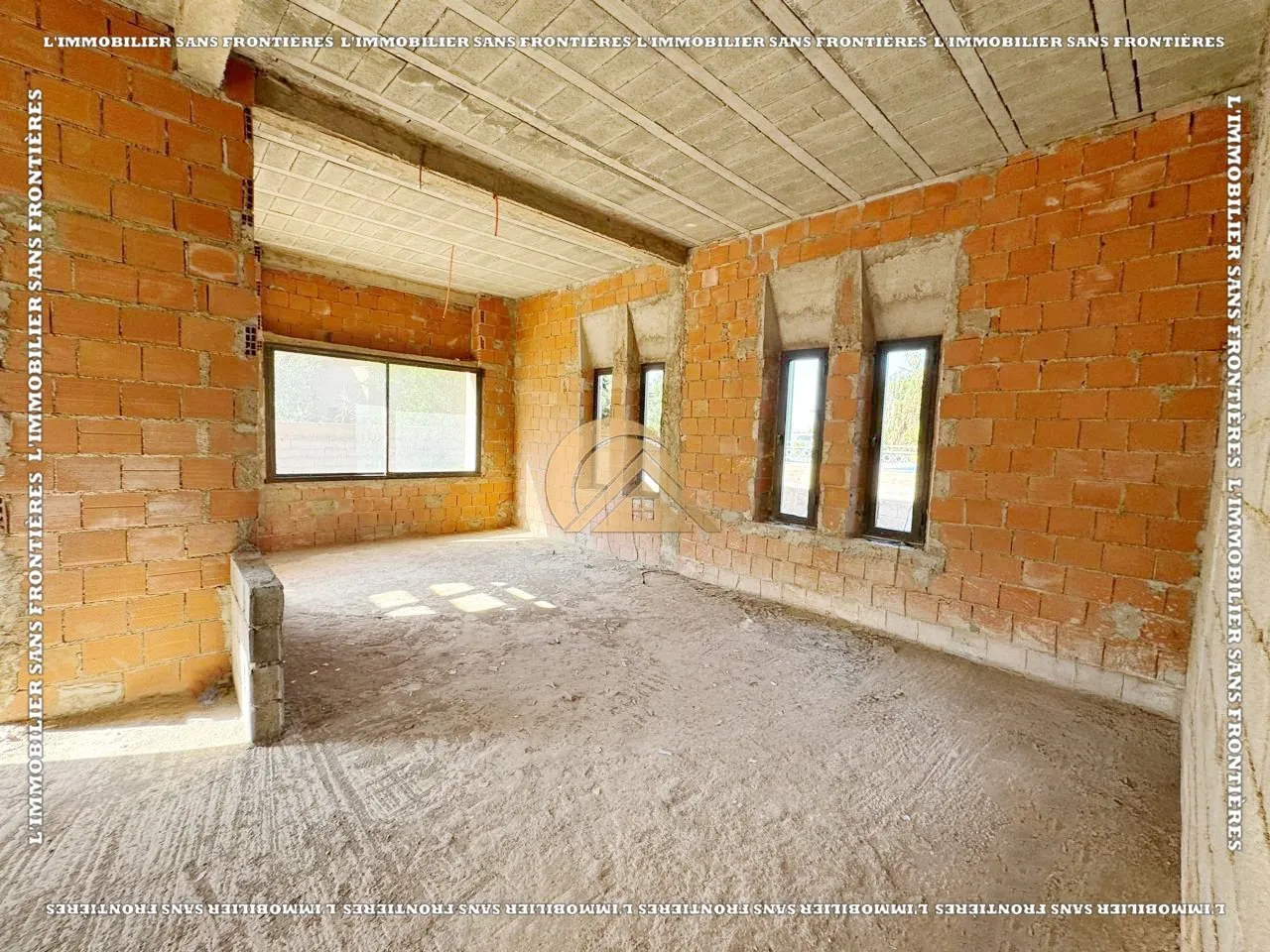 Villa semi-finie à Targa, Jardin privé + Piscine collective, Marrakech : à vendre - مراكش (3)