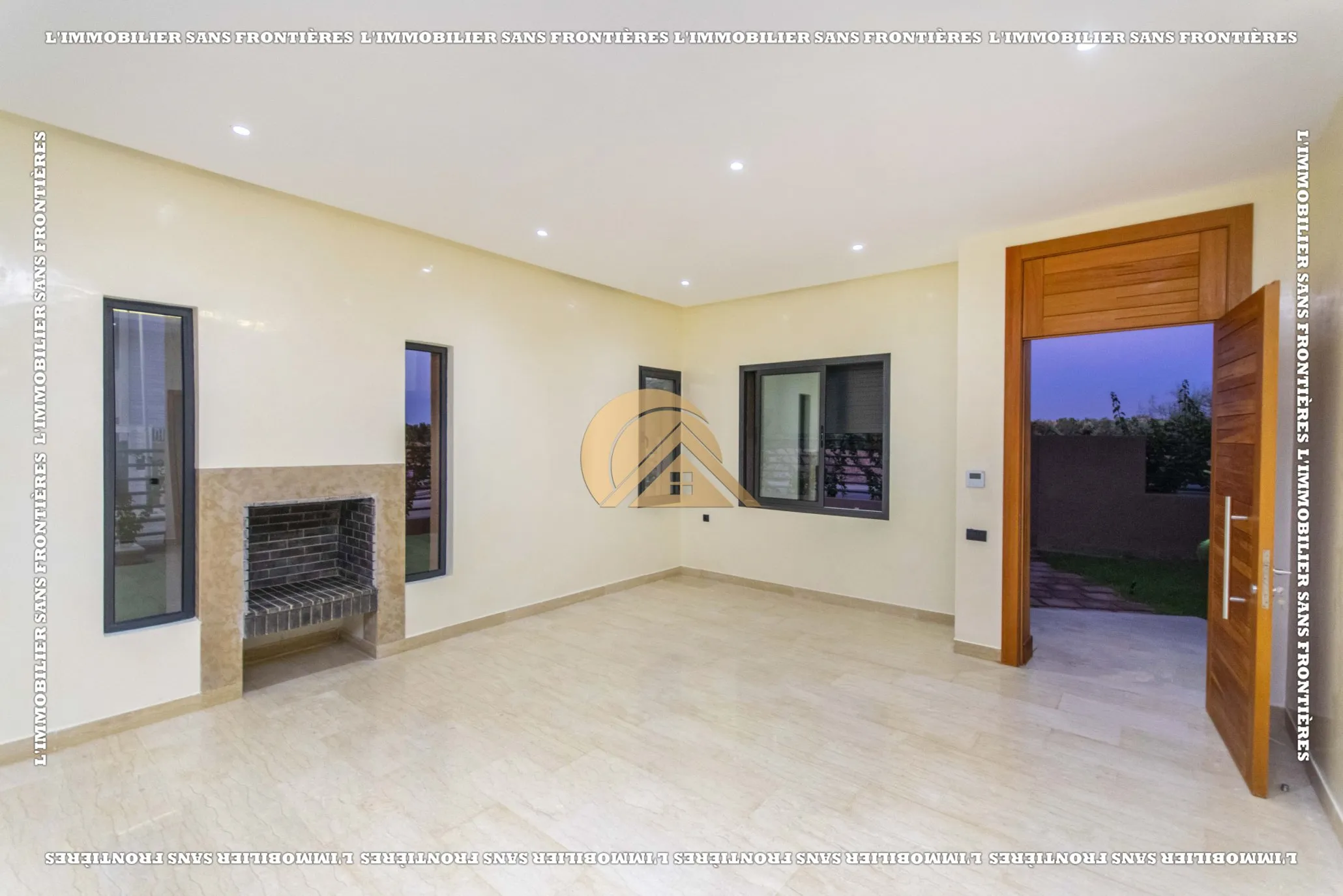 Villa vide à Targa, Jardin privé + Caméras de surveillance, Marrakech : à vendre - مراكش (3)