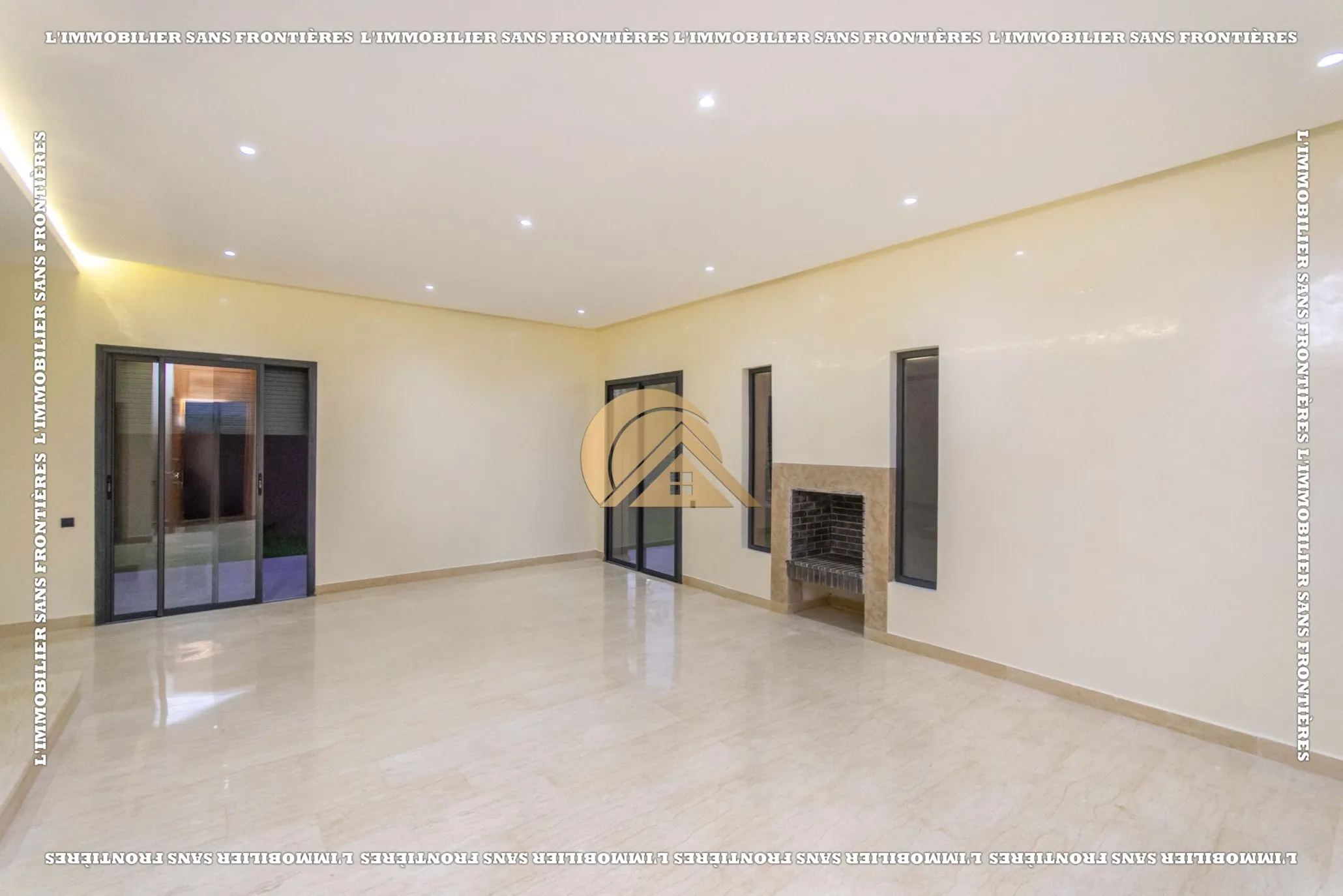 Villa vide à Targa, Jardin privé + Caméras de surveillance, Marrakech : à vendre - مراكش (4)