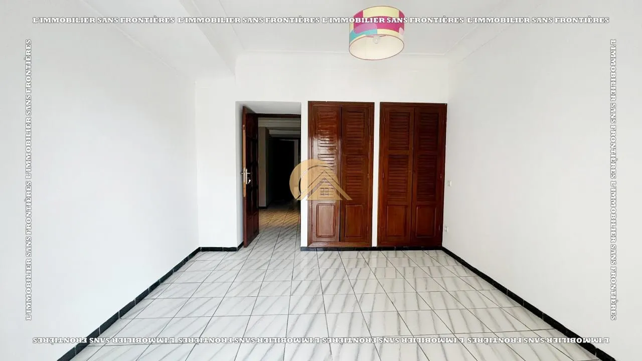 Duplex vide à vendre — Ascenseur – Maârif, Casablanca - الدار البيضاء (4)