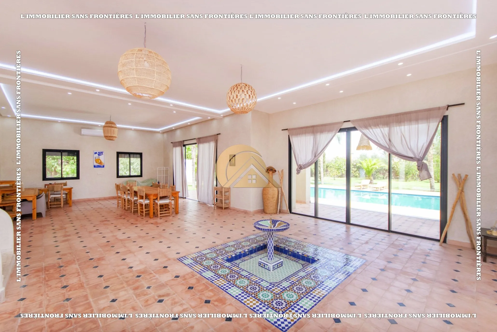 Villa à vendre à Route de Fès km 16, Marrakech — Piscine — 500 m² - مراكش (3)