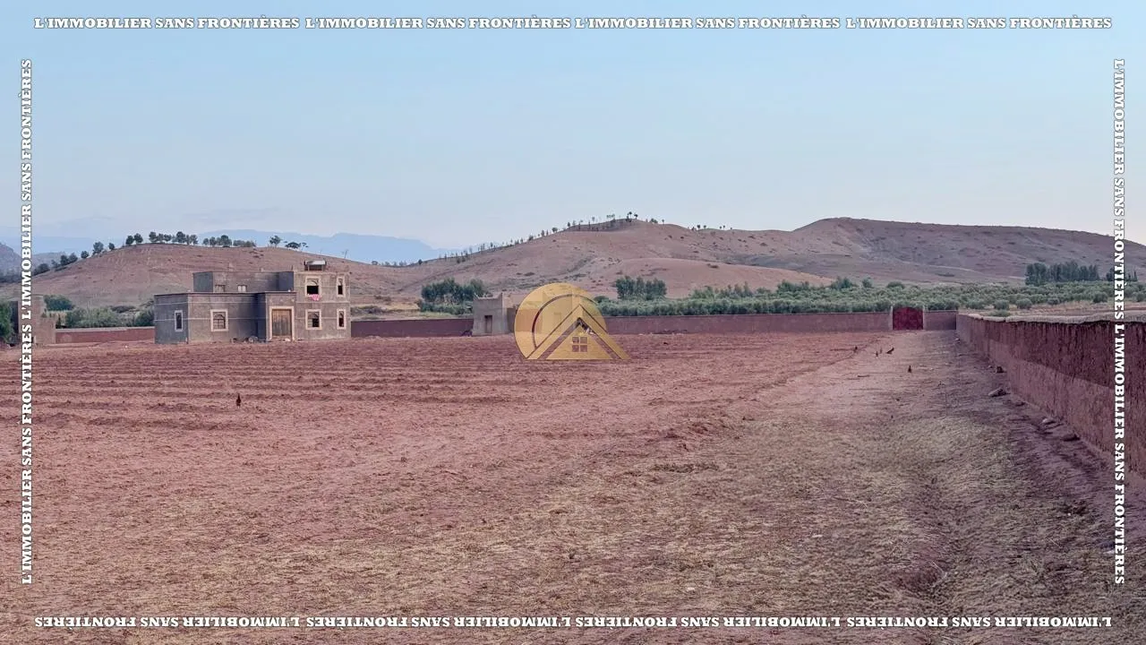 Villa semi-finie 1 ha 4334 m² à vendre – Route d’Aït Ourir, Marrakech - مراكش (3)