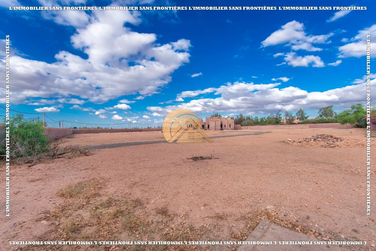 Villa semi-finie avec VNA à vendre à Route d’Amizmiz, 1 Hectare 4000 m², Marrakech - مراكش (2)