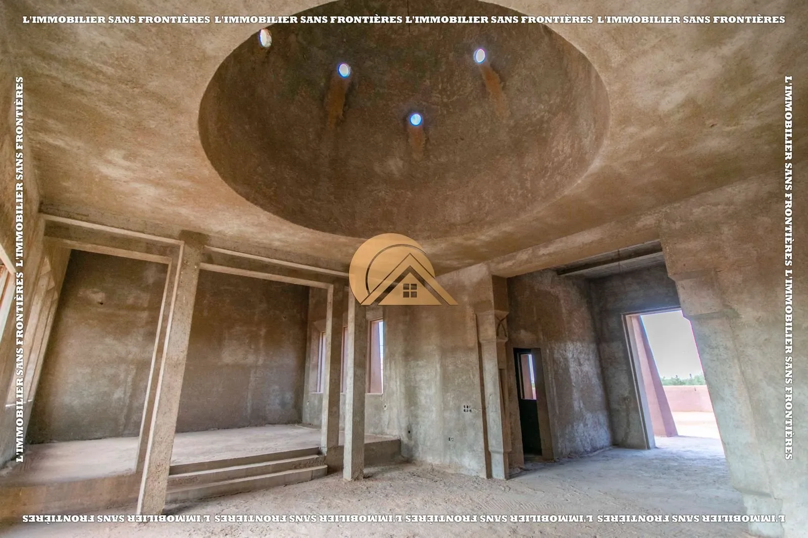 Villa semi-finie avec VNA à vendre à Route d’Amizmiz, 1 Hectare 4000 m², Marrakech - مراكش (4)