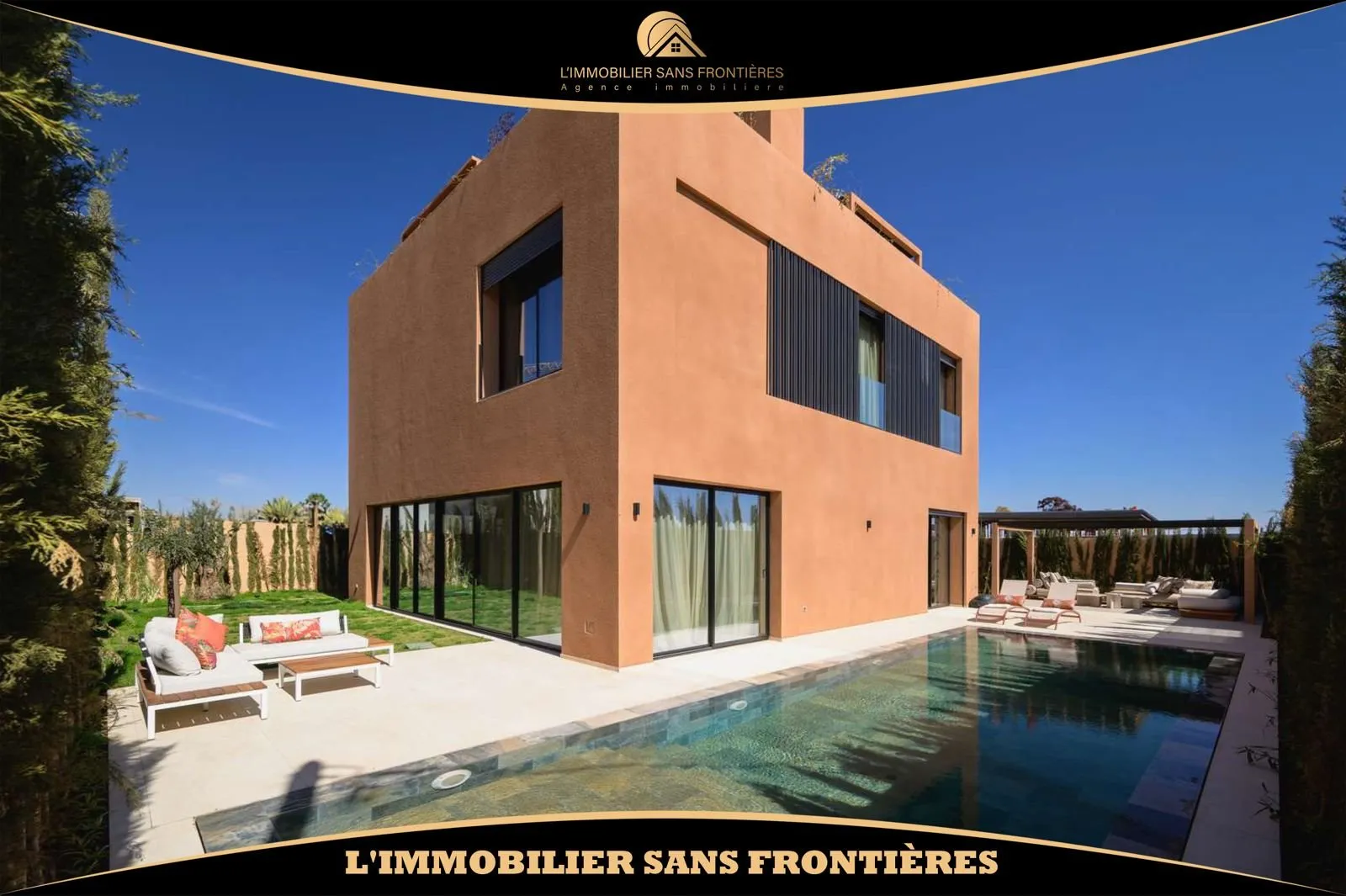 Villa en résidence fermée à vendre à Chrifia (Route de Tahanaout), 500 m², Marrakech - مراكش
