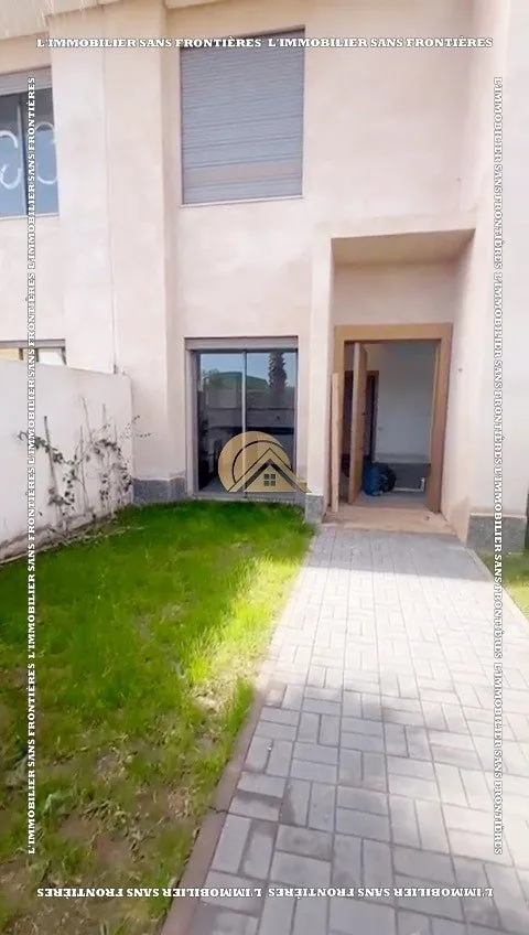 Villa vide R1 à vendre avec piscine privée – Route de Fès (239 m²) - مراكش (2)
