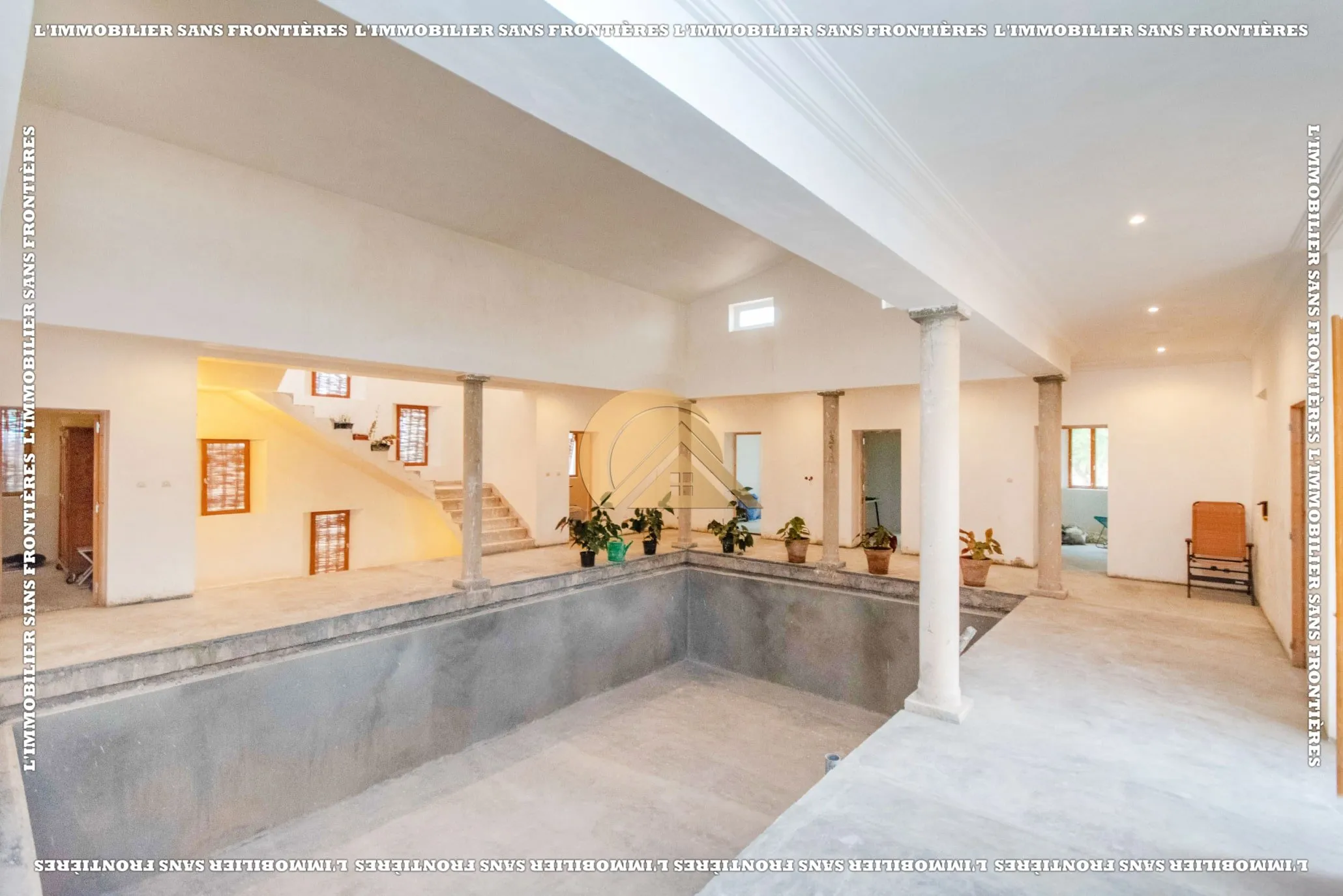 Villa à vendre à Route d’Amizmiz km 40, Marrakech — 2 piscines — 260 m² - مراكش (2)