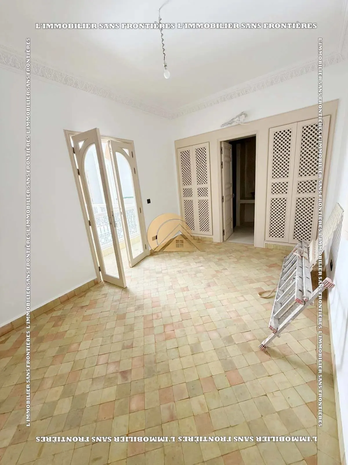 Riad vide titré à vendre à Bab Dokala, Marrakech – 3 suites – grande terrasse aménagée - مراكش (3)