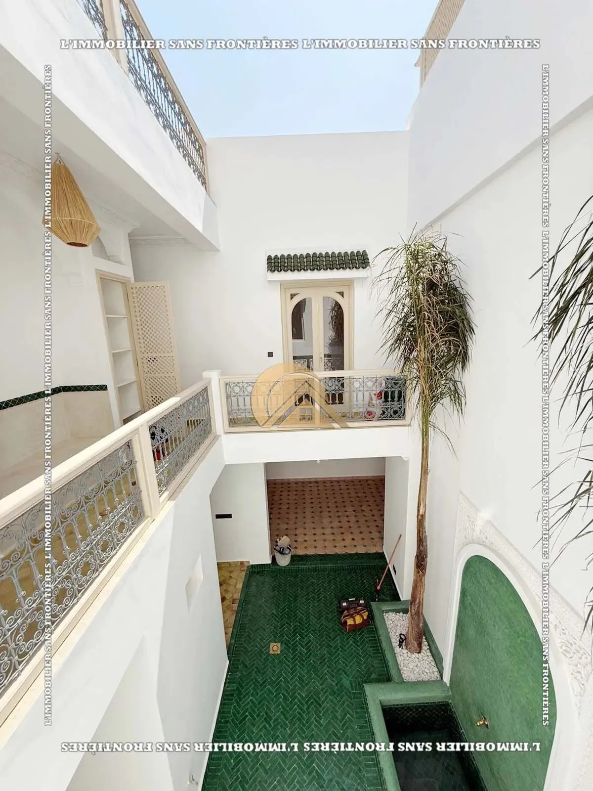 Riad vide titré à vendre à Bab Dokala, Marrakech – 3 suites – grande terrasse aménagée - مراكش (2)