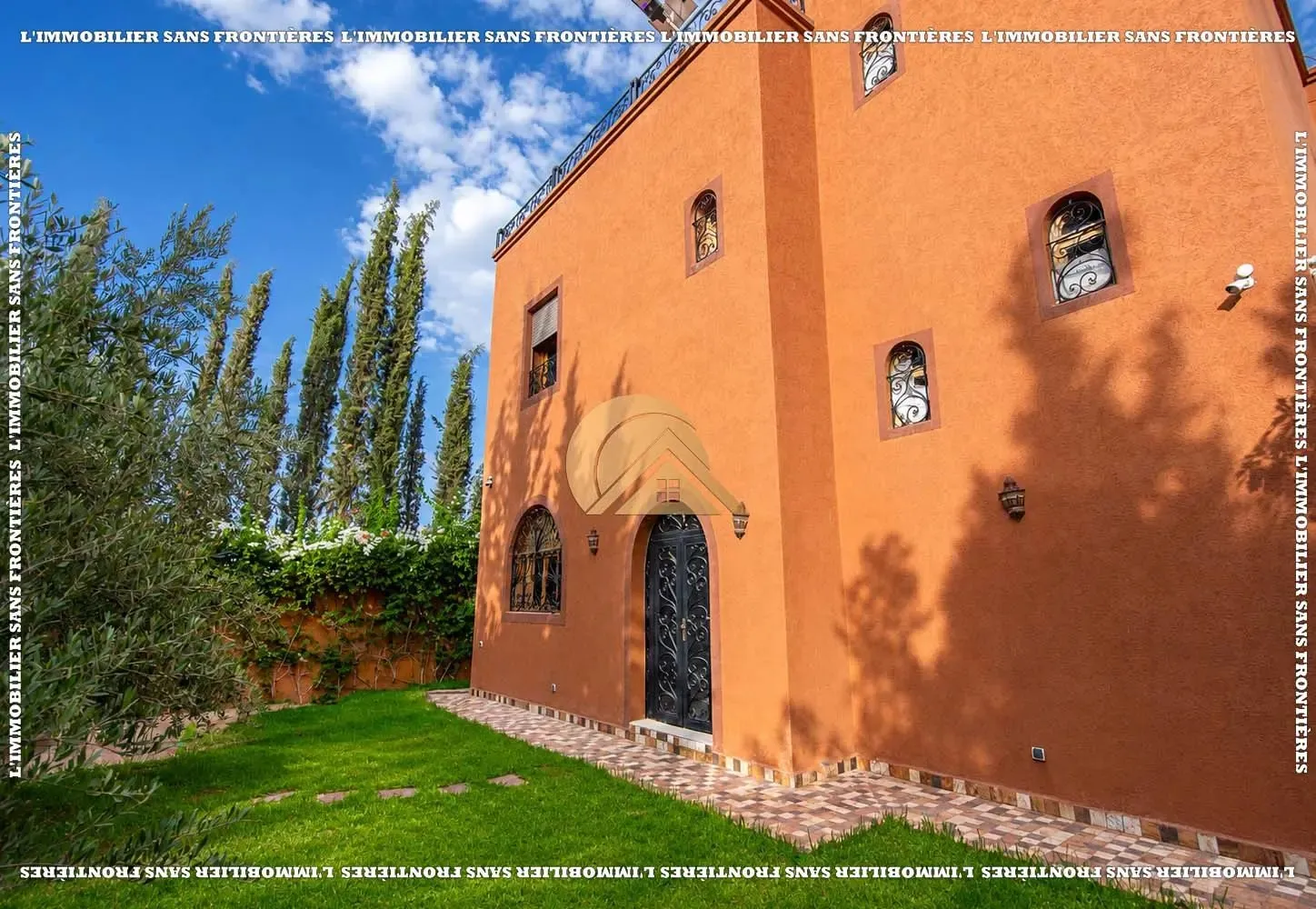 Villa meublée à Sidi Abdellah Ghiat – Terrain de 560 m², 3 suites, jardin privé et terrasse - مراكش (4)