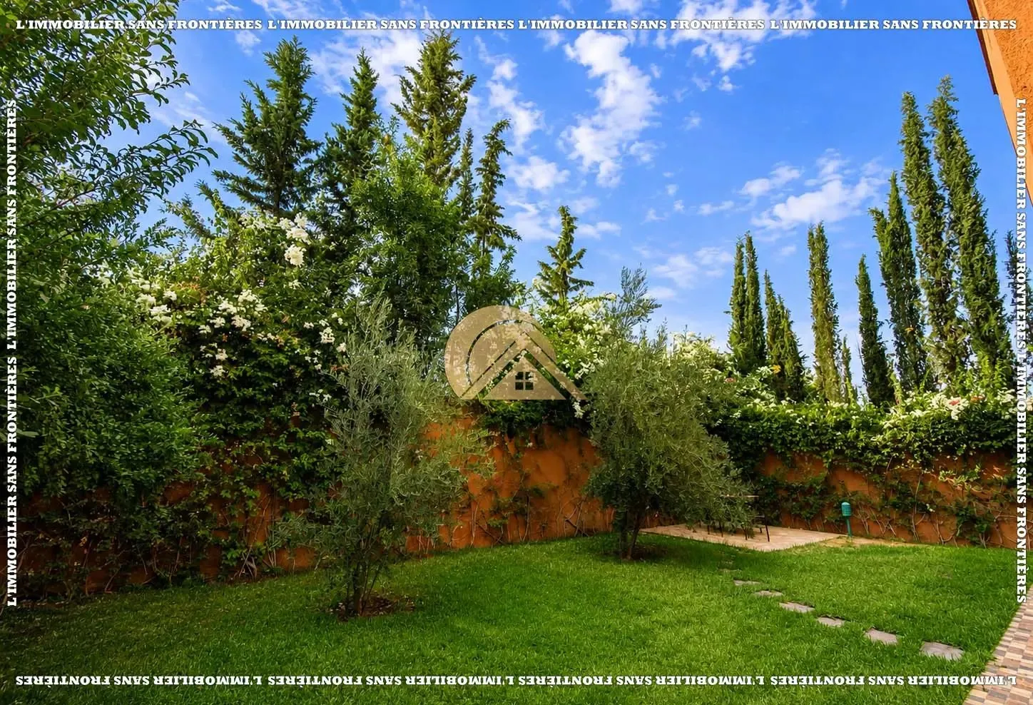 Villa meublée à Sidi Abdellah Ghiat – Terrain de 560 m², 3 suites, jardin privé et terrasse - مراكش (3)