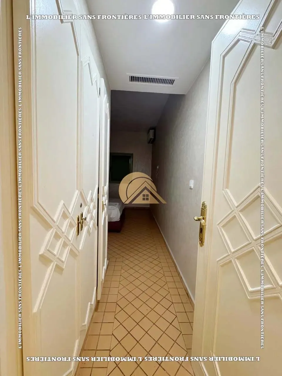 Appartement meublé de 112 m² en rez-de-jardin à la Palmeraie – 2 chambres, terrasse, jardin privé et piscine collective - مراكش (4)