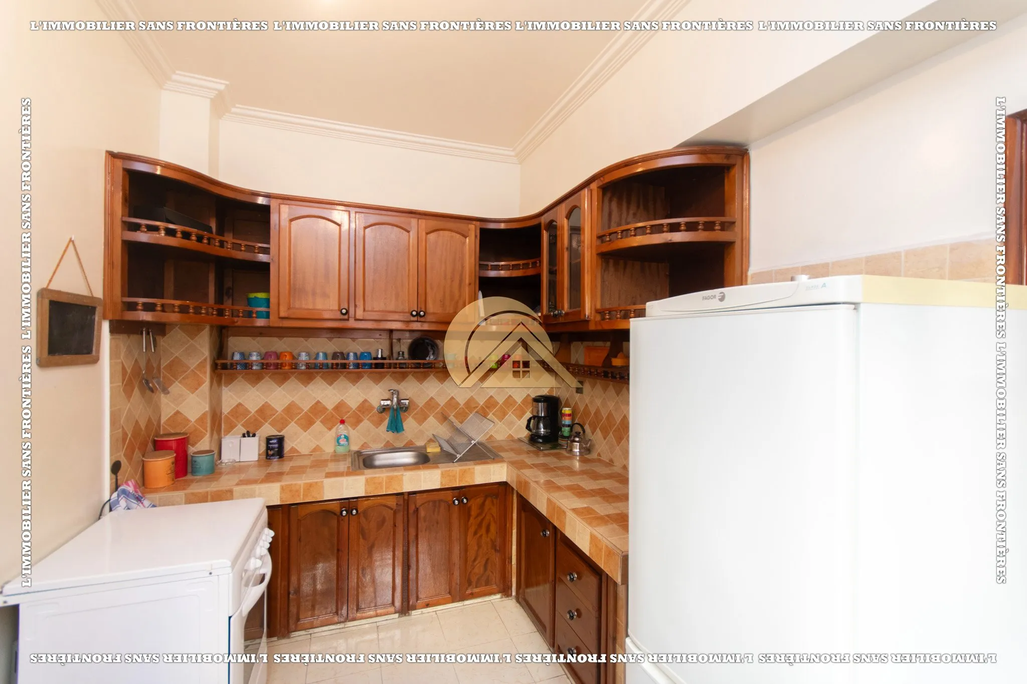 Appartement meublé à Massira, Ascenseur + Parking en sous-sol, Marrakech : à vendre - مراكش (4)