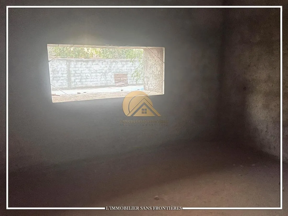 Villa vide à vendre à Agafay, Marrakech — Piscine privée — 300m² habitable - مراكش (2)