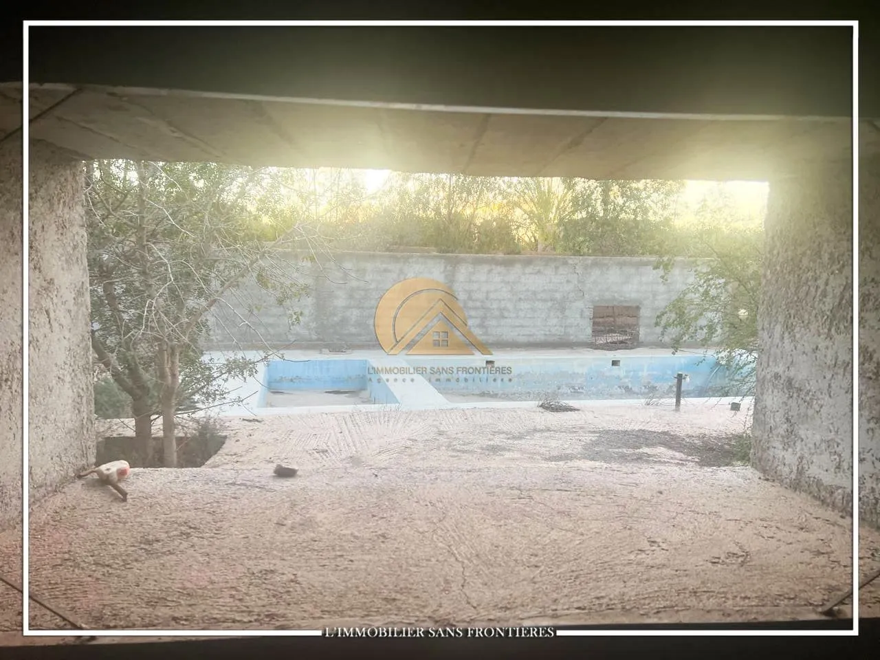 Villa vide à vendre à Agafay, Marrakech — Piscine privée — 300m² habitable - مراكش (3)