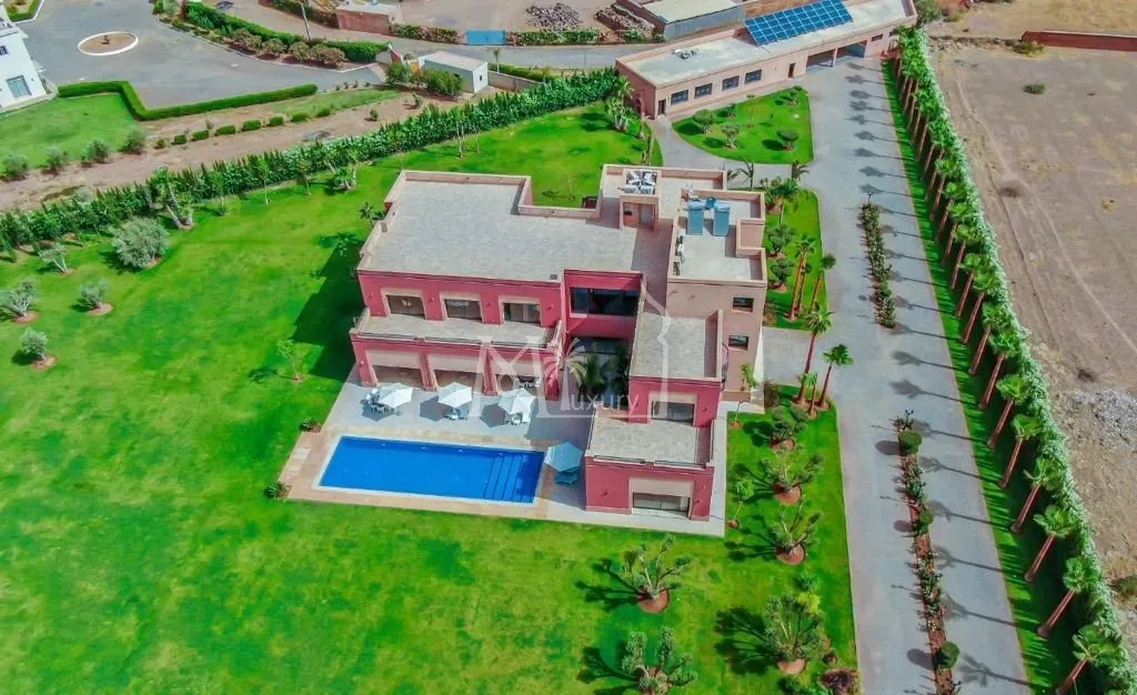 Villa for sale on route de l'Ourika - مراكش