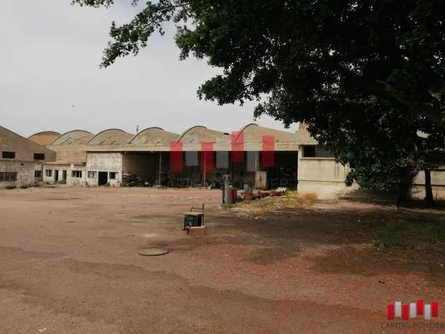 Terrain industriel de 10 000 m2 Zone i2 a Ain Sebaa a la vente hauteur max 20.5 m - الدار البيضاء (2)