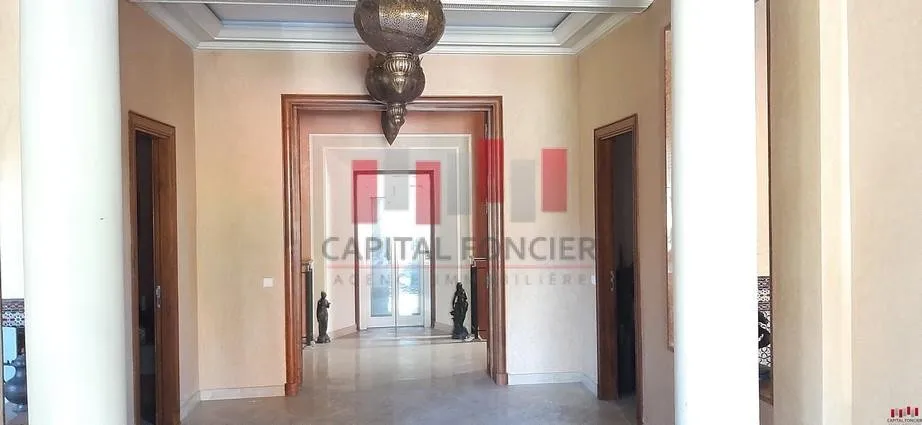Villa moderne a Californie ( mini palais ) de 4 532 m2 de surface de terrain a la vente  coté école US - الدار البيضاء (4)