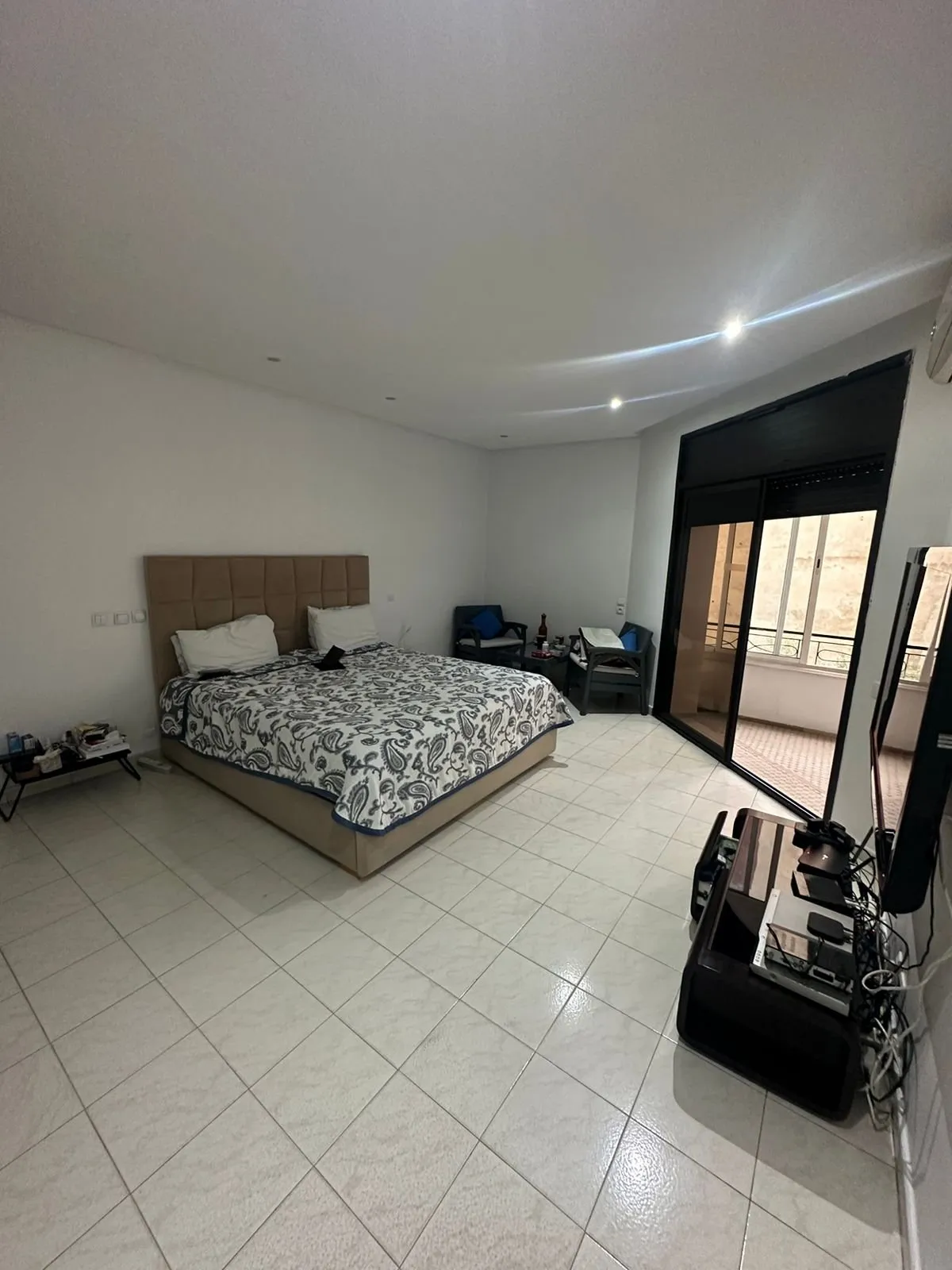 SPACIEUX APPARTEMENT A VENDRE/LOUER -RACINE- - الدار البيضاء (2)