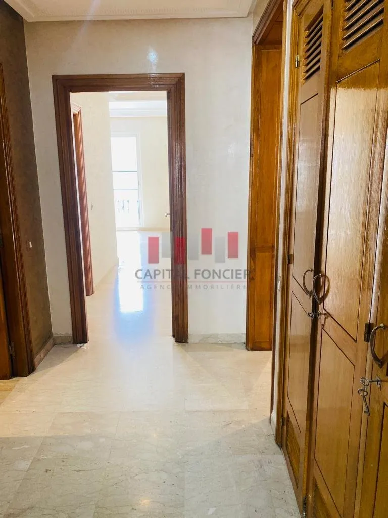 BEL APPARTEMENT SPACIEUX - الدار البيضاء (4)