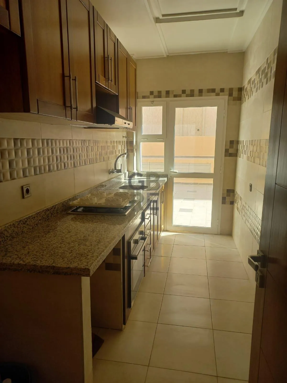 Bel appartement neuf  trés bien ensoleillé - الرباط (4)